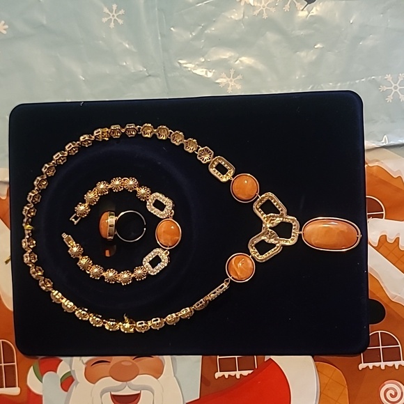 TY Brand Jewery set - Picture 3 of 3